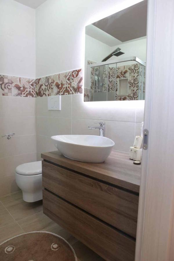Afrodite Luxury Suite Veglie Bagian luar foto
