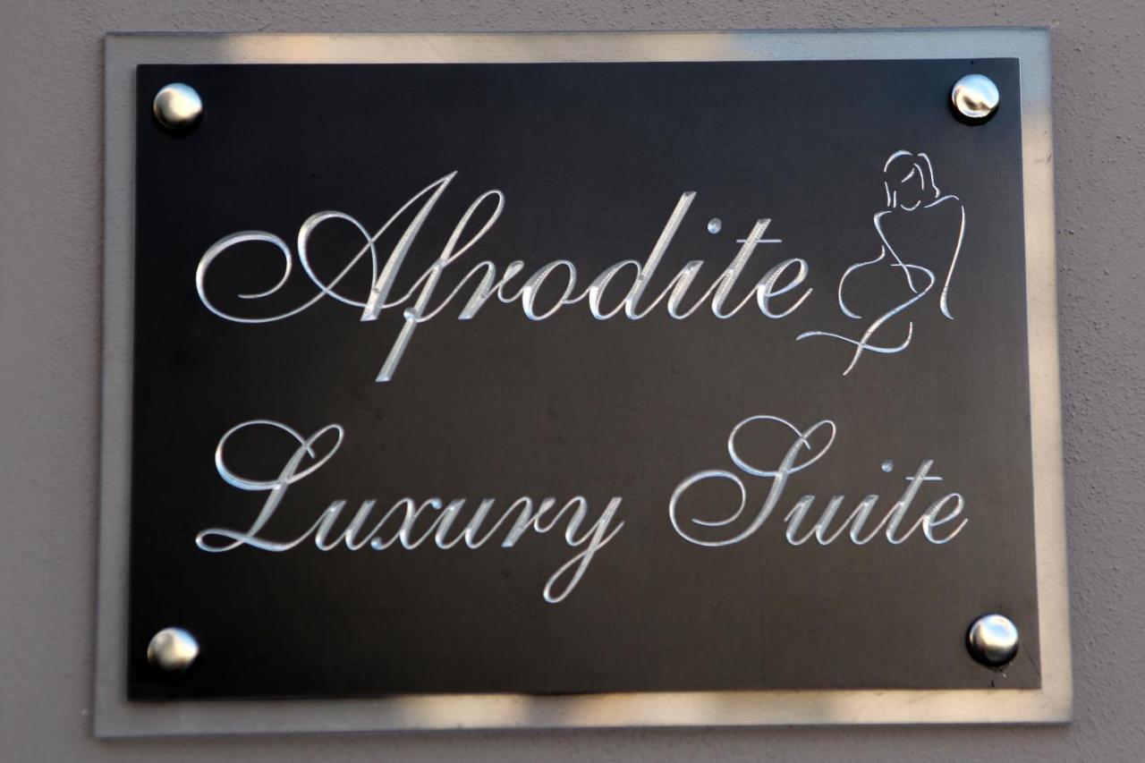 Afrodite Luxury Suite Veglie Bagian luar foto