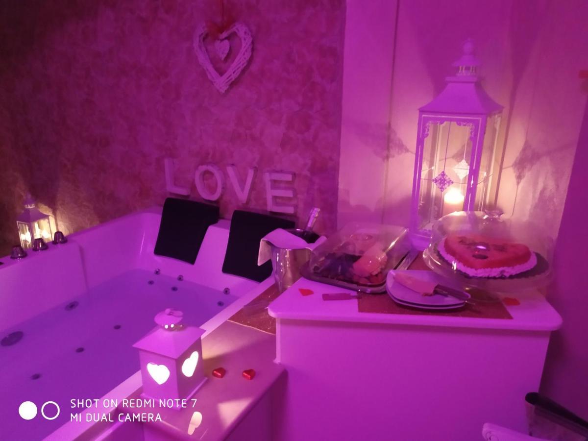 Afrodite Luxury Suite Veglie Bagian luar foto