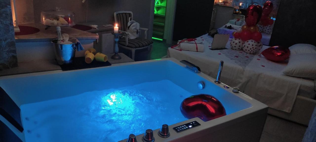 Afrodite Luxury Suite Veglie Bagian luar foto